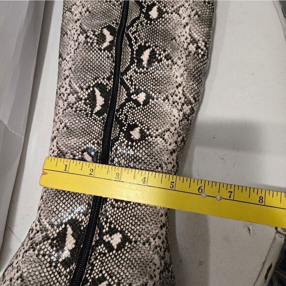 XOXO Maylynne Knee High Boots - Picture 6 of 15